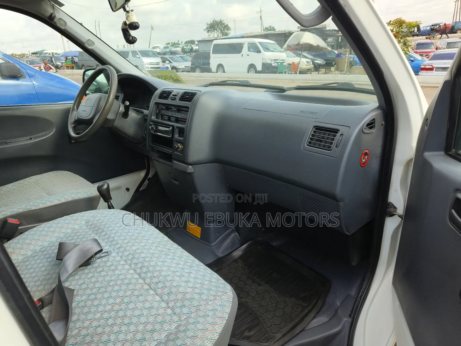 Toyota HiAce 2002 White