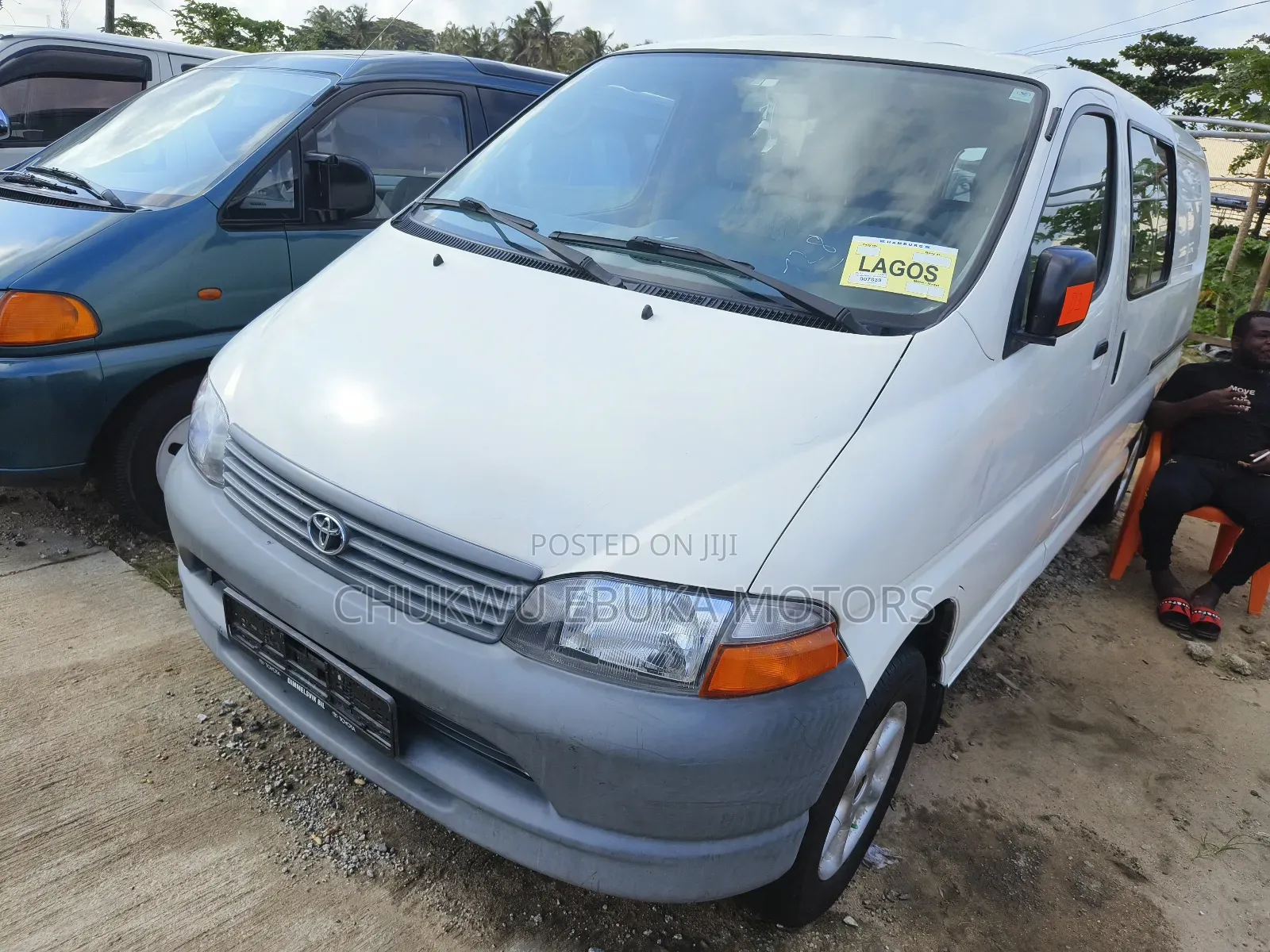 Toyota HiAce 2002 White