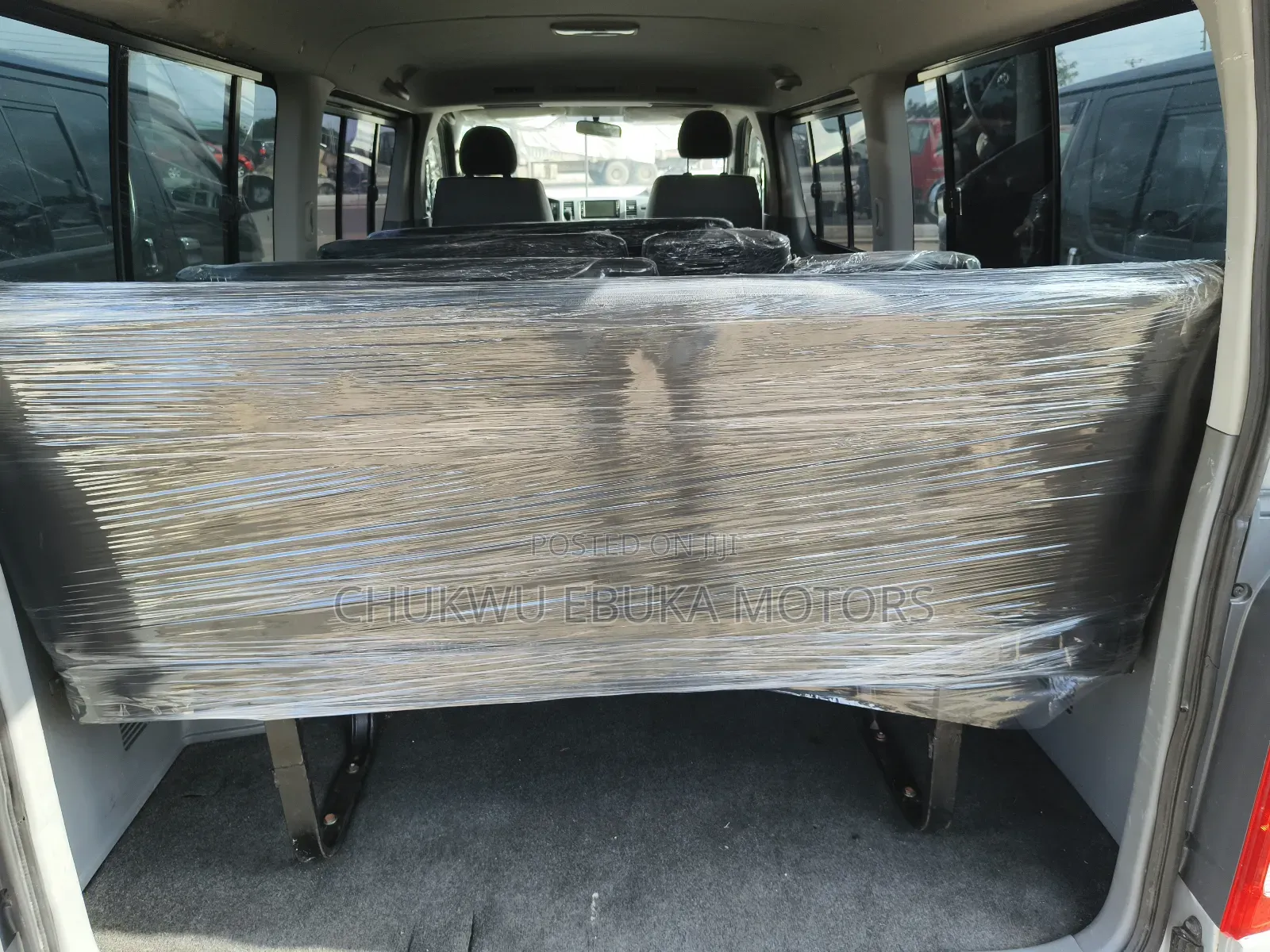 Toyota HiAce 2013 Silver