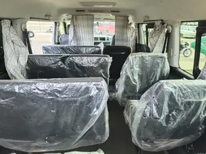 Toyota HiAce 2013 Silver