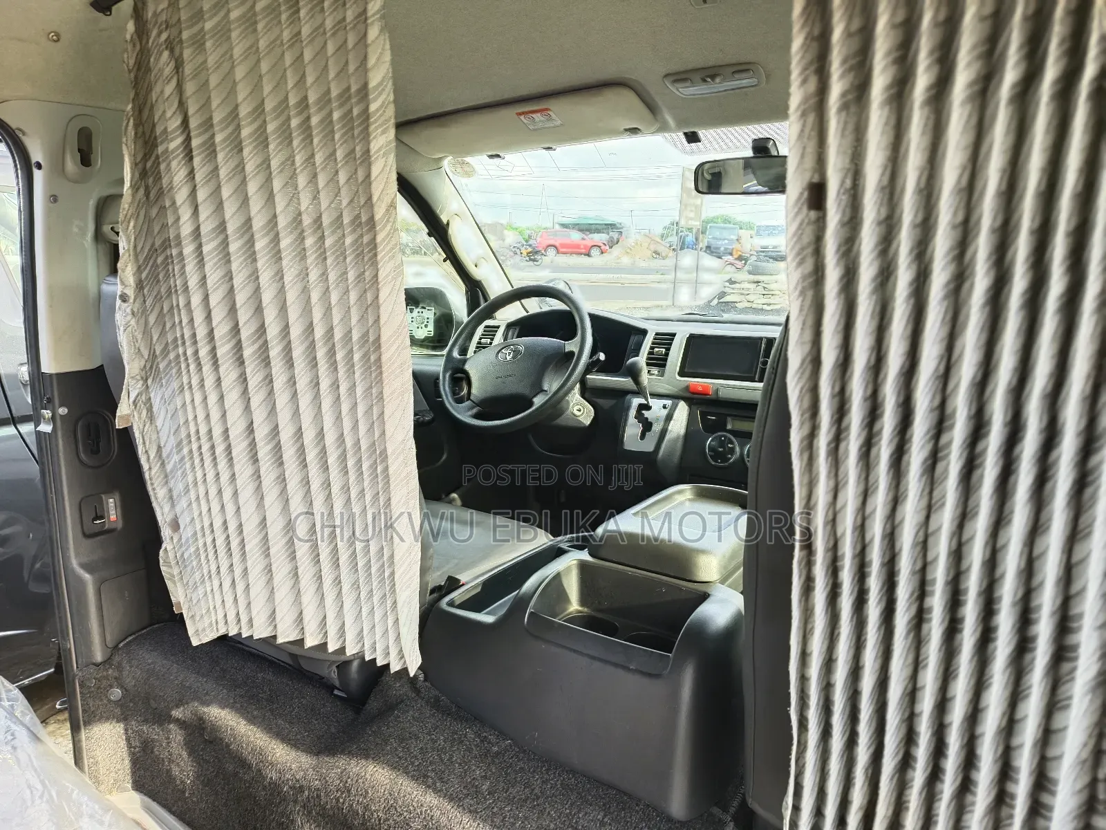 Toyota HiAce 2013 Silver