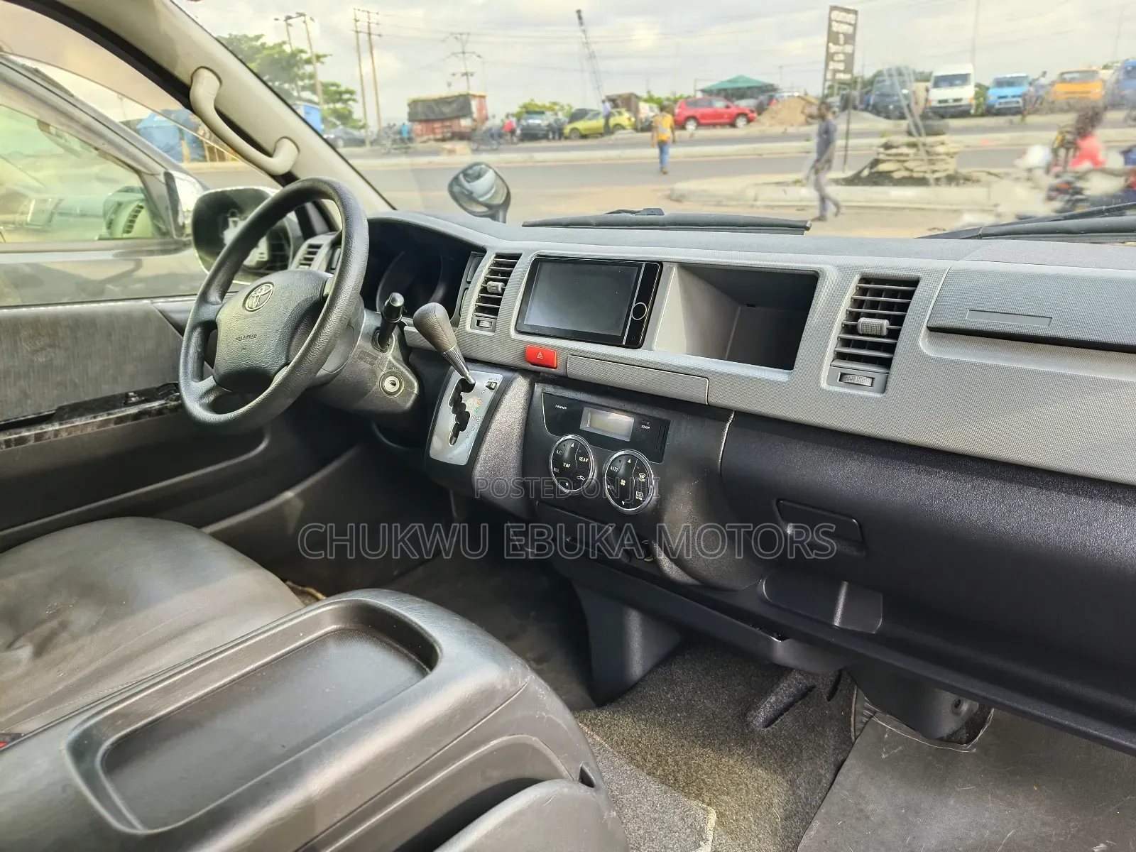 Toyota HiAce 2013 Silver