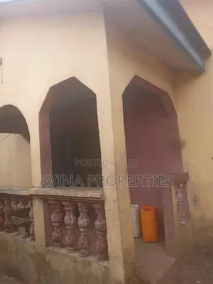 A Total of 20 Rooms Self-Contained Forsale With Shop