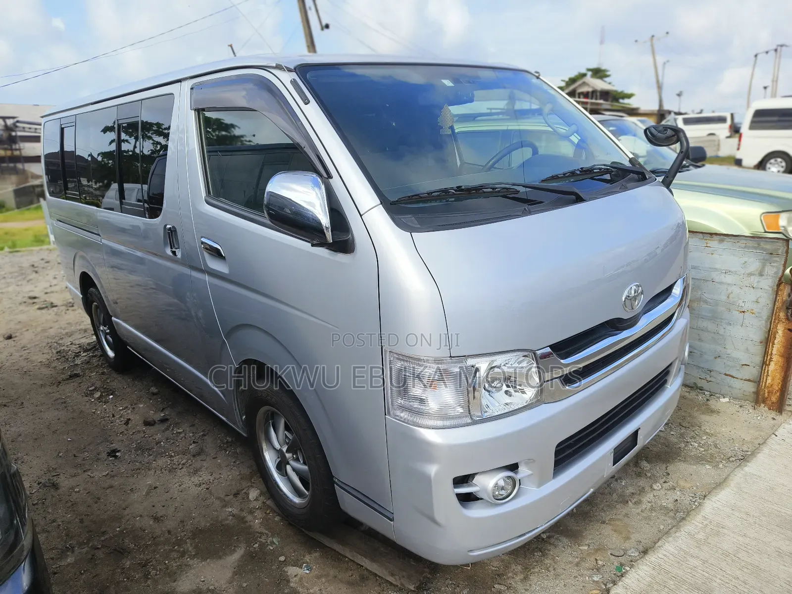 Toyota HiAce 2013 Silver