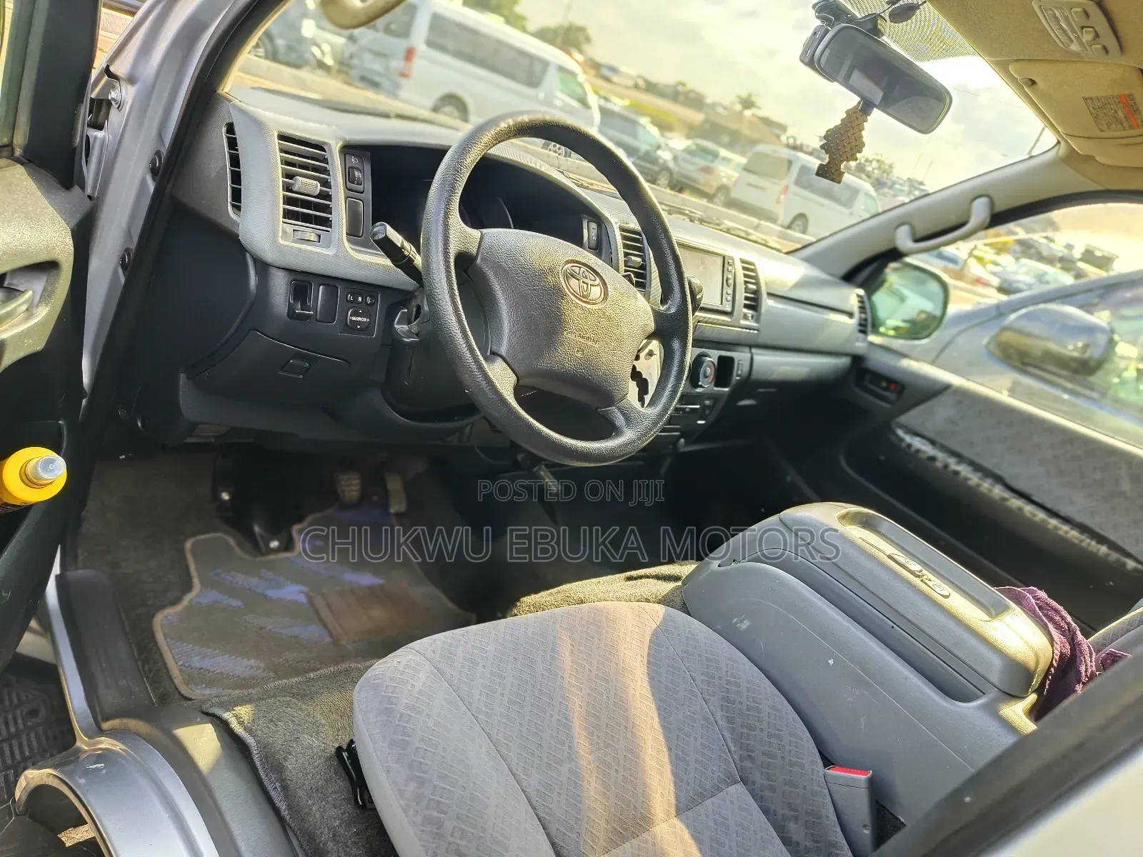 Toyota HiAce 2013 Silver