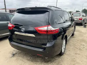 Toyota Sienna 2017 Black