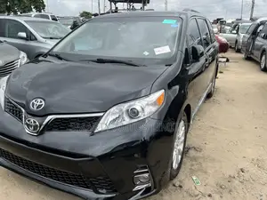 Toyota Sienna 2017 Black