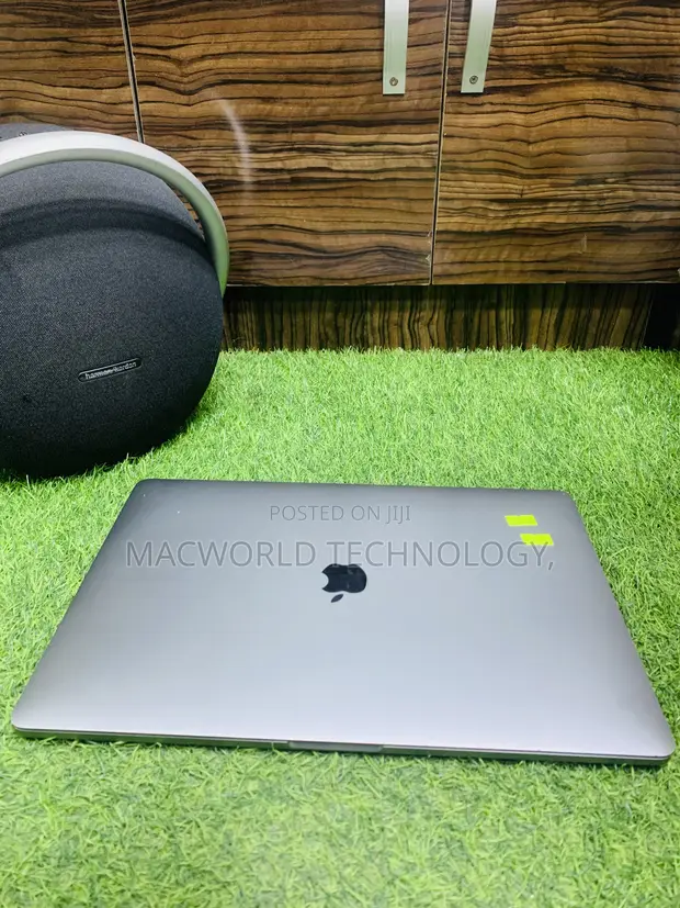 Laptop Apple MacBook Pro 2018 32GB Intel Core I9 SSD 1T for sale