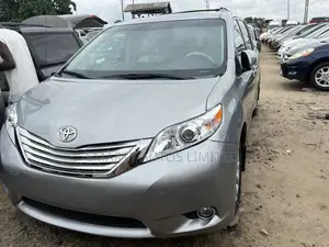 Toyota Sienna 2014 Gray