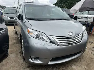 Toyota Sienna 2014 Gray