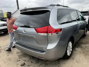 Toyota Sienna 2014 Gray
