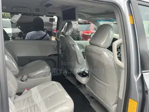 Toyota Sienna 2014 Gray
