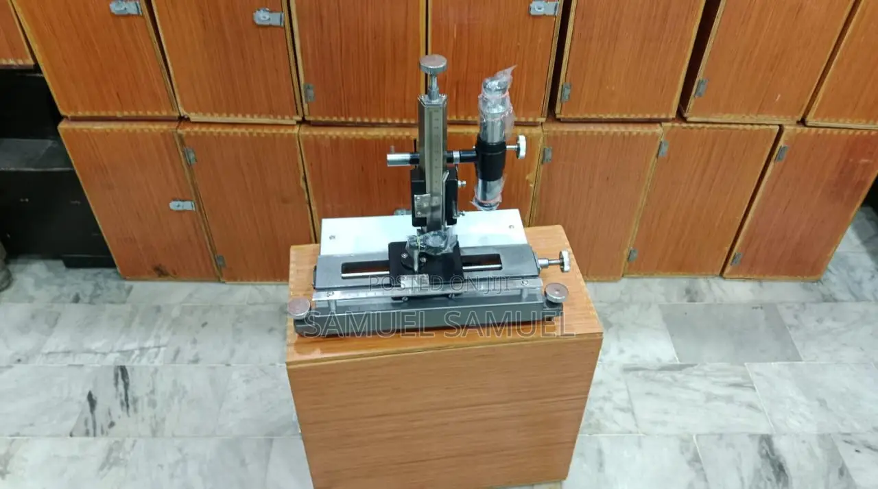 Travelling Microscope