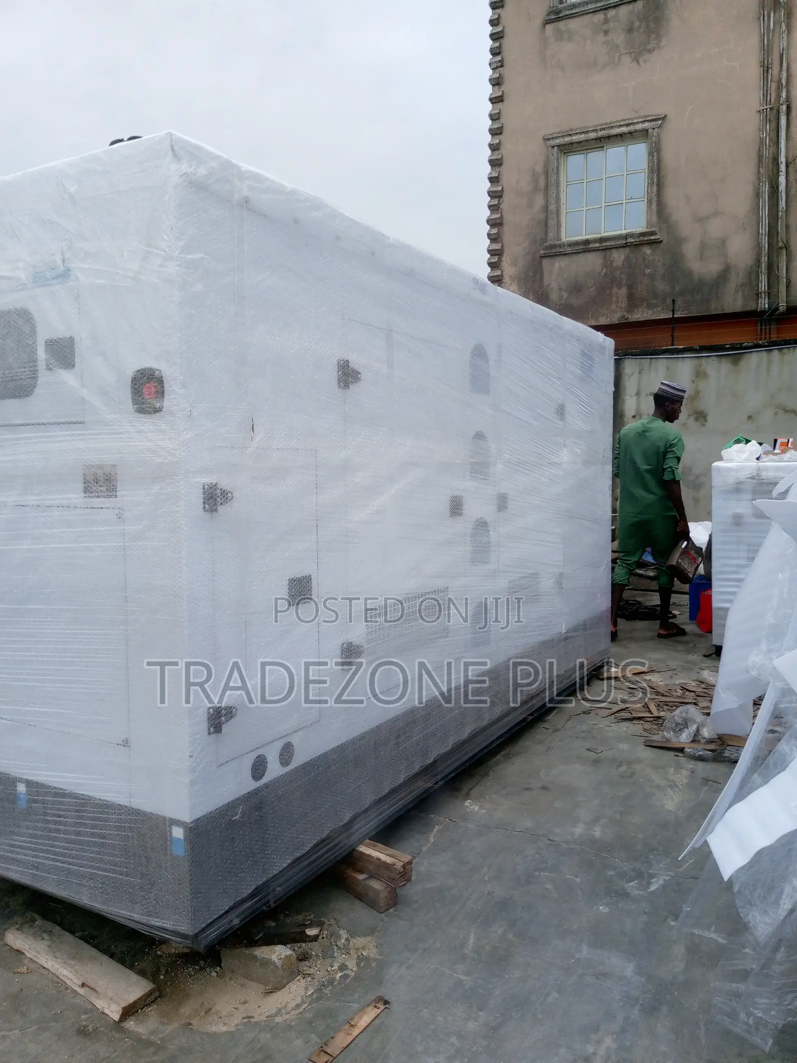 400kva Perkins Soundproof Engine