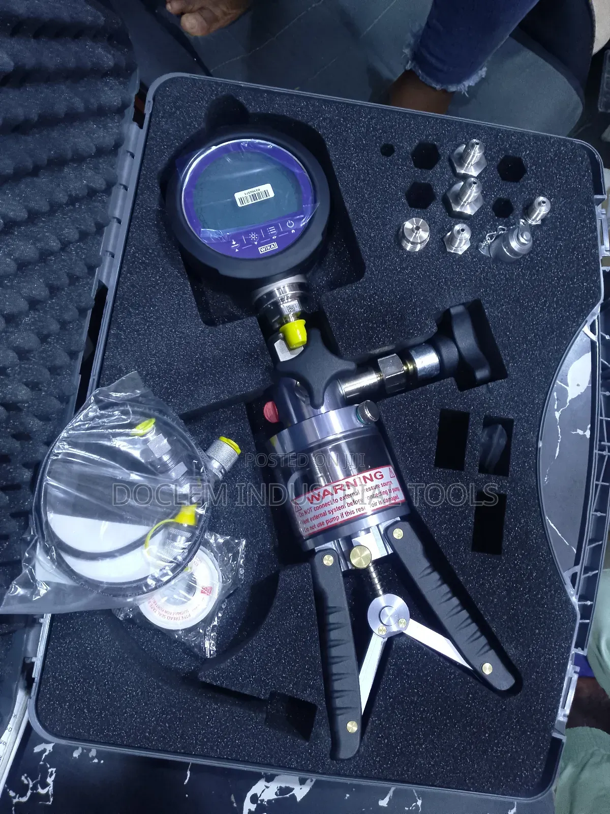 Digital Pressure Gauge With Stand