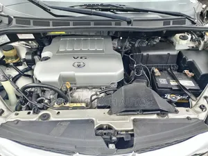 Toyota Sienna 2009 Silver