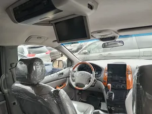 Toyota Sienna 2009 Silver