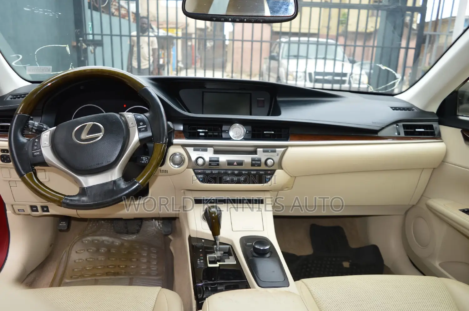 Lexus ES 2014 Red