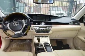 Lexus ES 2014 Red
