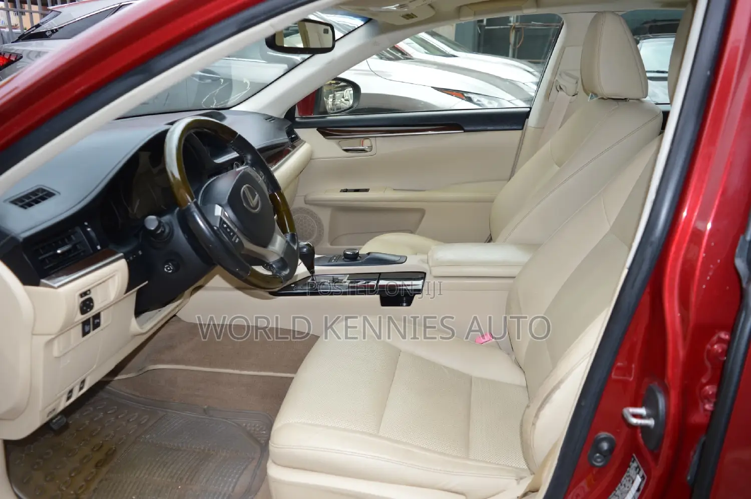 Lexus ES 2014 Red