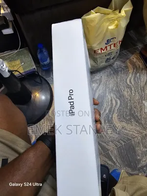 New Apple iPad Pro 11 (2024) 256 GB Green