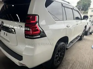 Toyota Land Cruiser Prado 2022 White