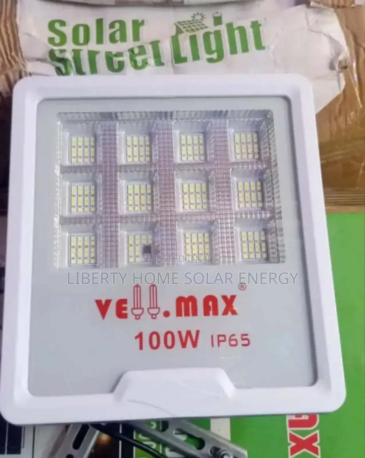 100w IP65 Vellmax Solar Floodlight