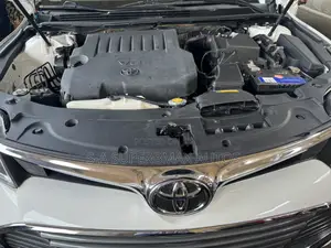 Toyota Avalon 2013 White