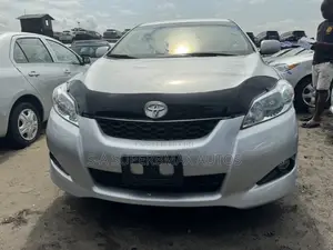 Toyota Matrix S Hatchback FWD (2.4L 4cyl 5A) 2010 Silver