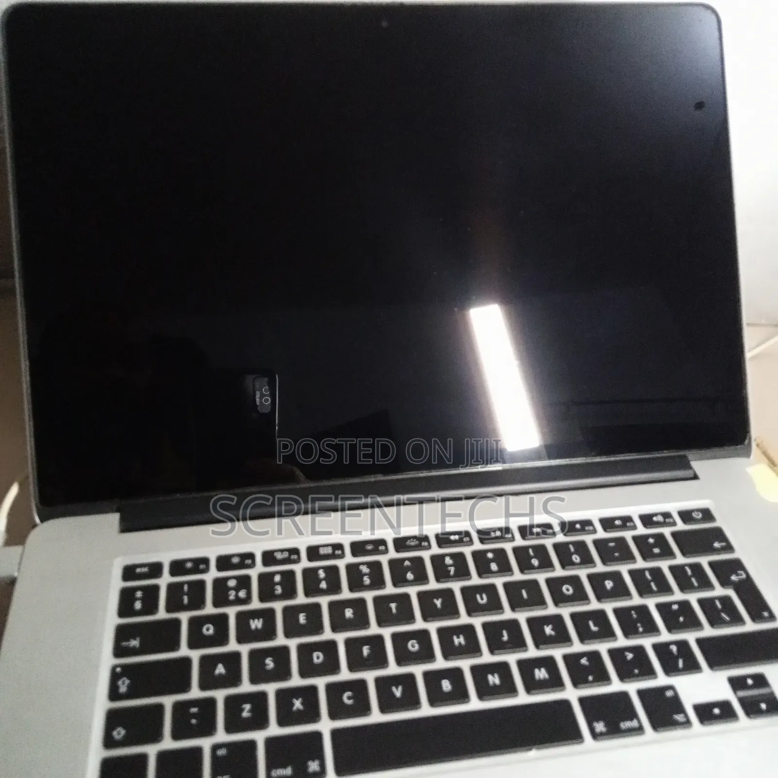 Macbook Decolonized Screen With Dirty Ink Stains
