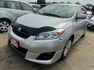 Toyota Matrix S Hatchback FWD (2.4L 4cyl 5A) 2010 Silver