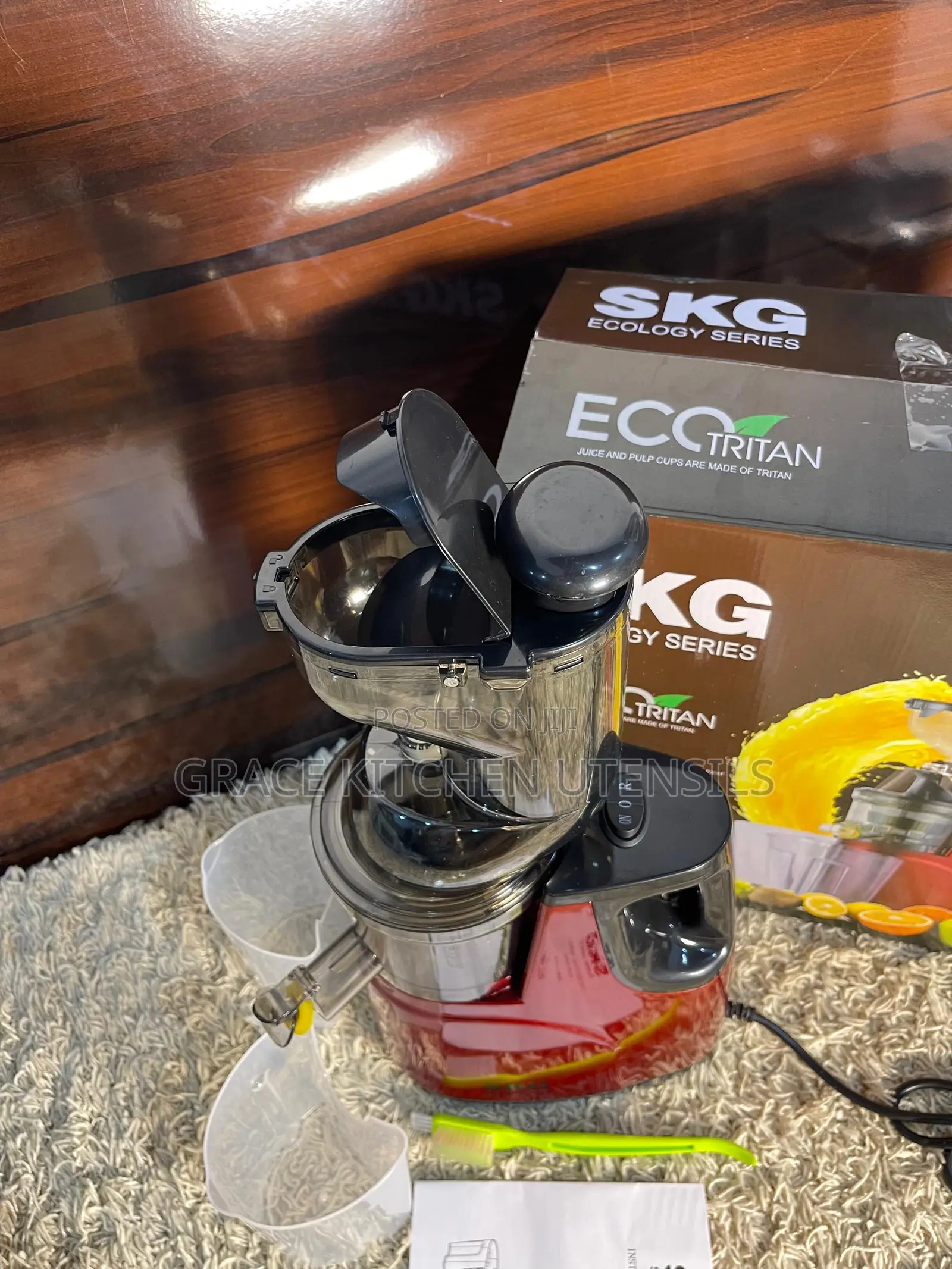 SKG Slow Juicer