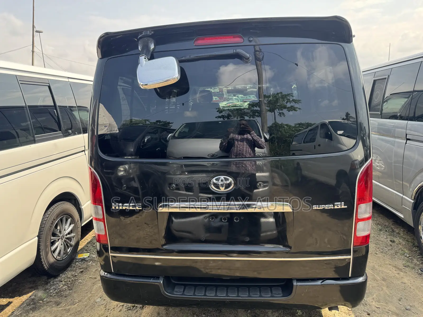 Toyota HiAce 2012 Black