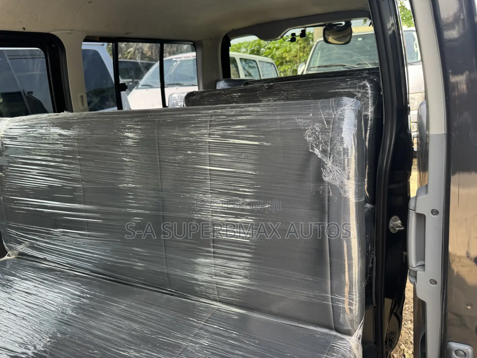 Toyota HiAce 2012 Black