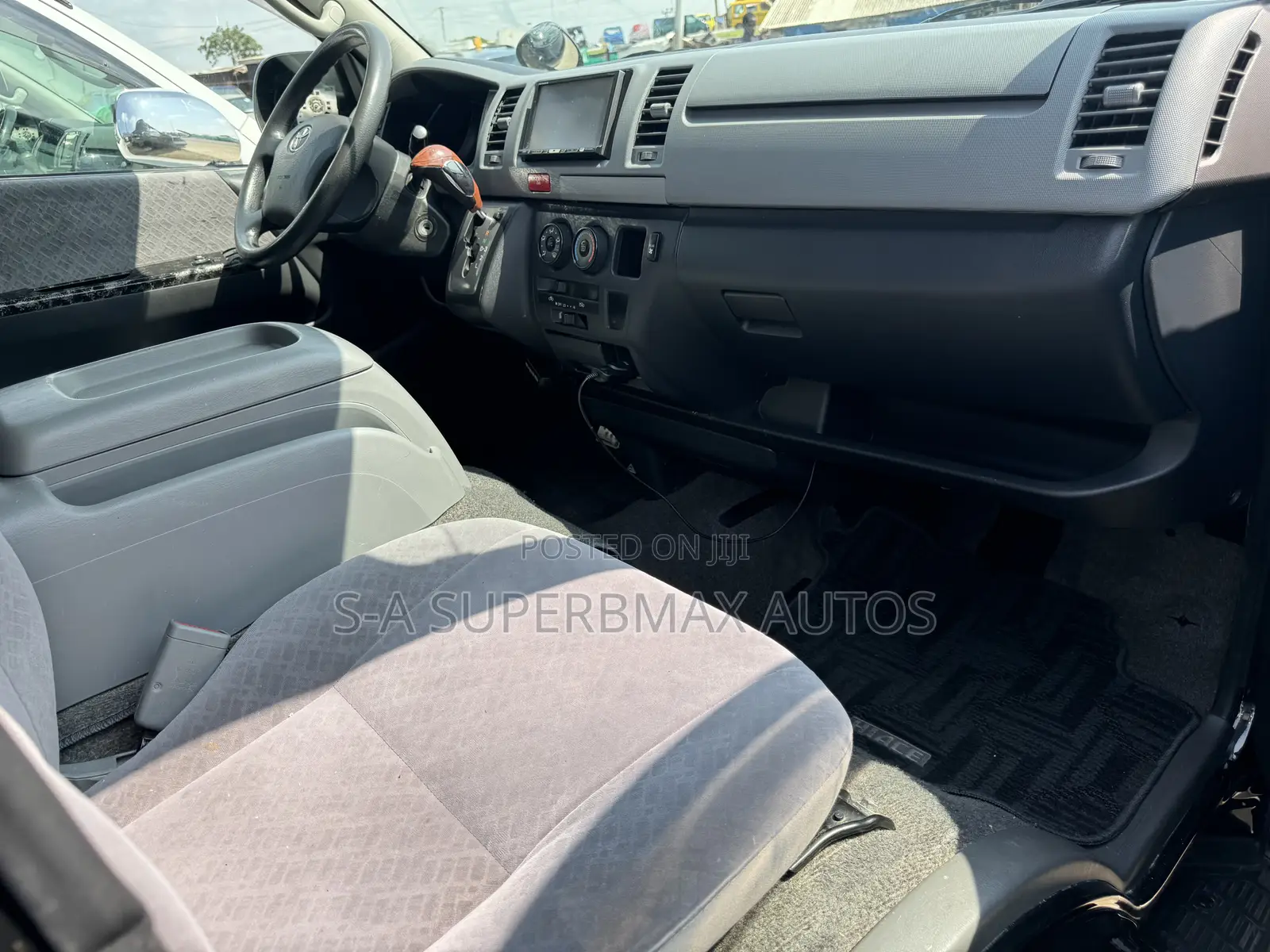 Toyota HiAce 2012 Black