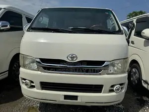 Toyota HiAce 2012 White
