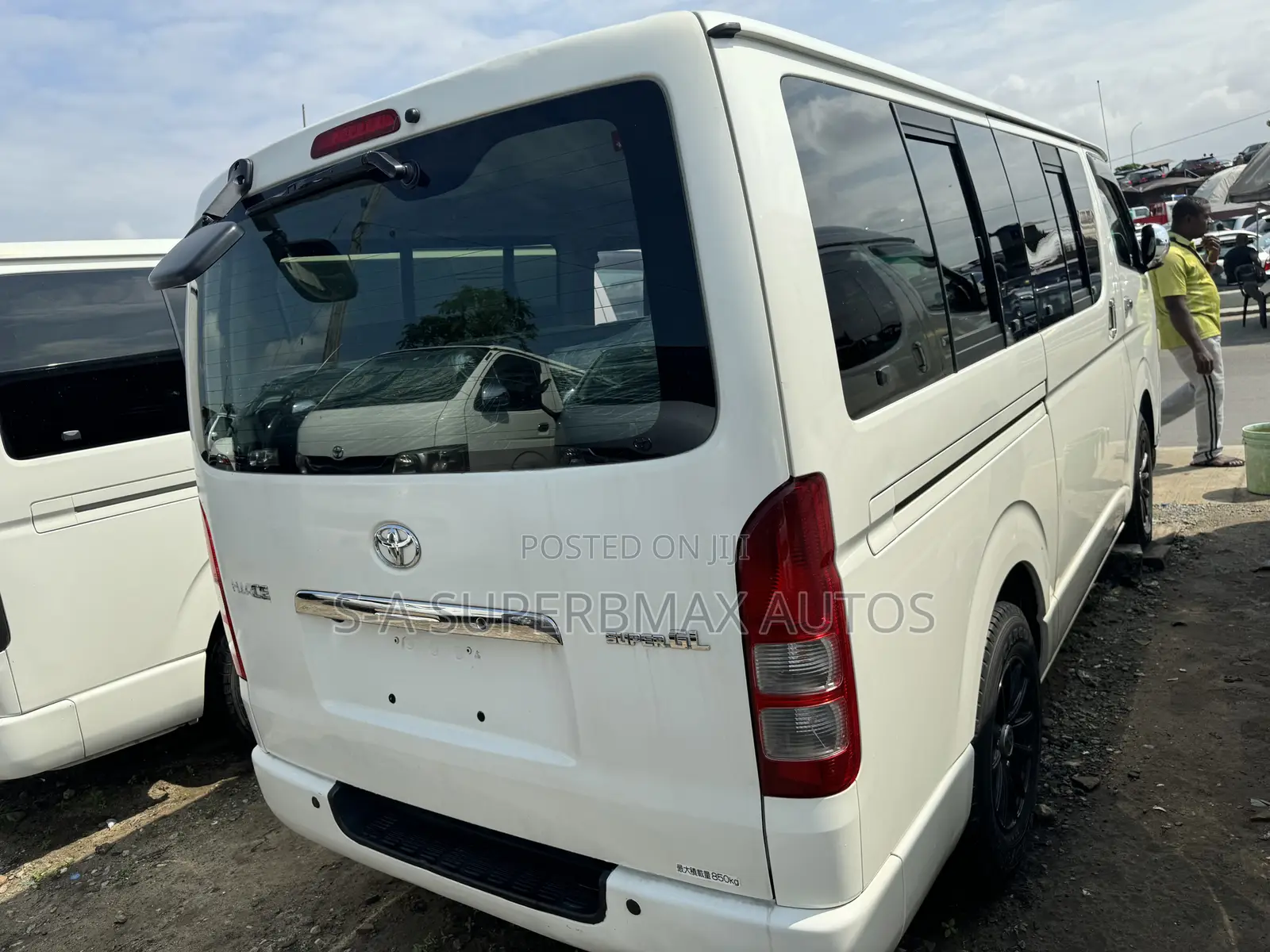 Toyota HiAce 2012 White