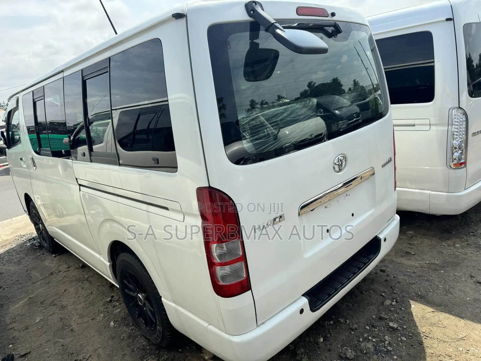 Toyota HiAce 2012 White