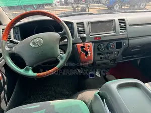 Toyota HiAce 2012 White