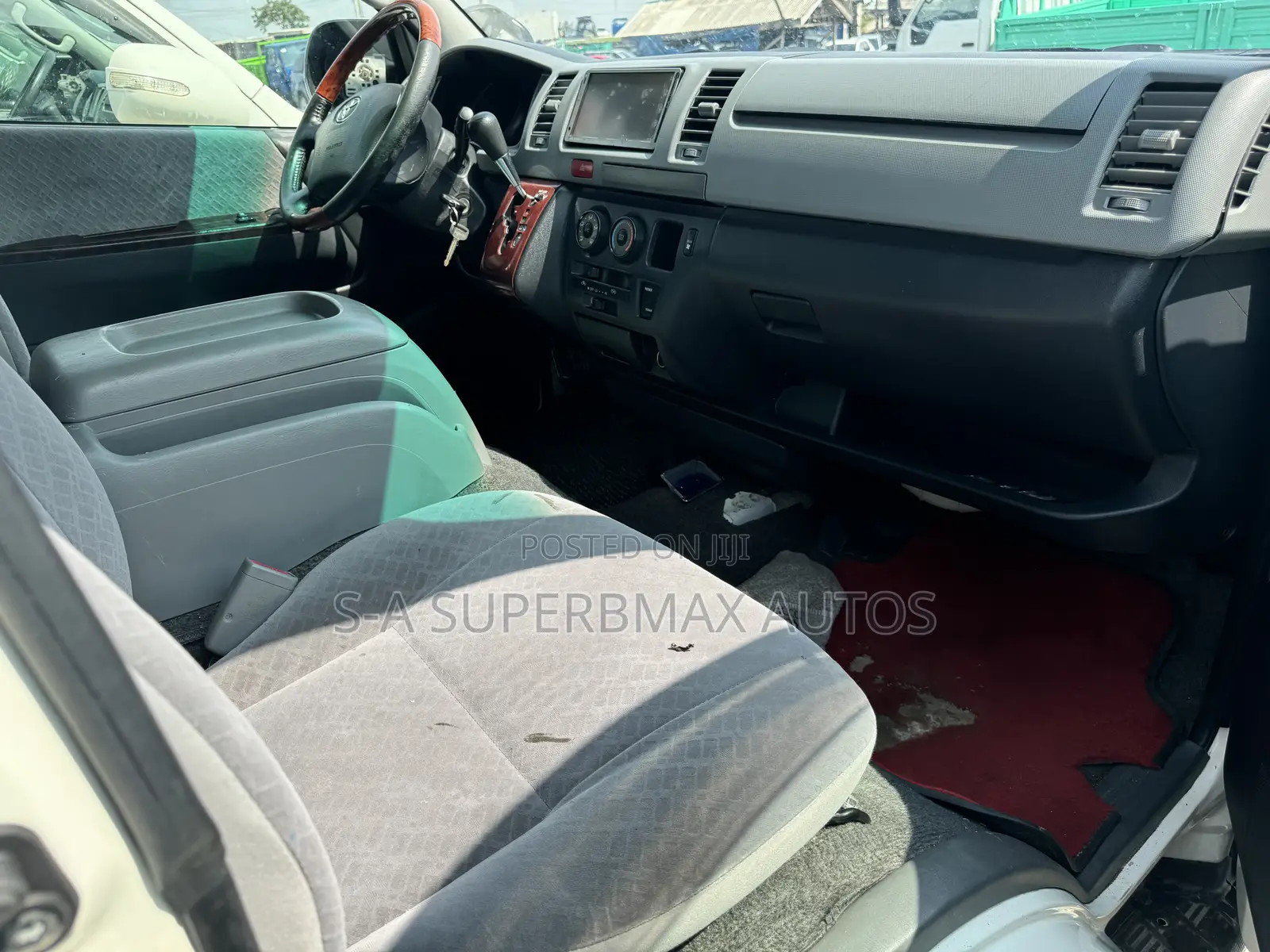 Toyota HiAce 2012 White