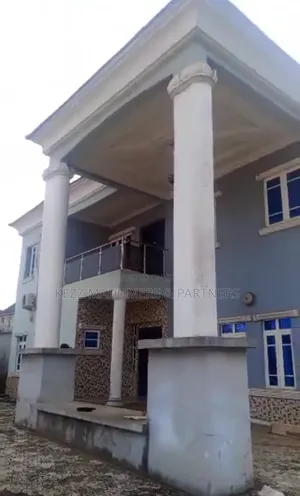 5bdrm Duplex in Umobia Estate , for sale