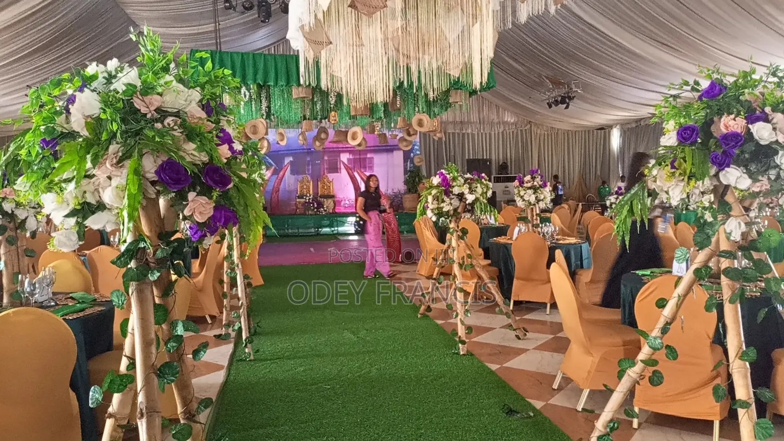 Traditional Wedding Decor