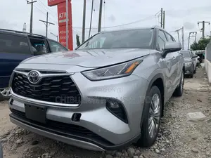 Toyota Highlander Platinum 2022 Silver