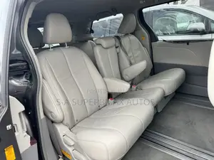 Toyota Sienna XLE AWD 7-Passenger 2013 Gray