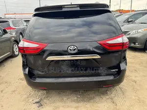 Toyota Sienna 2017 Black