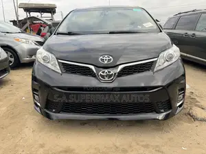 Toyota Sienna 2017 Black