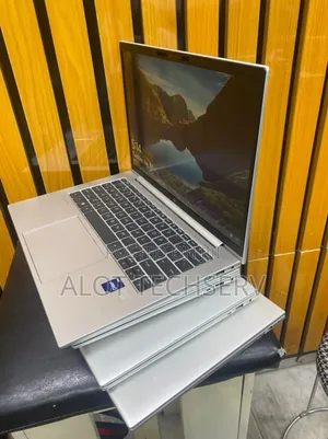 Laptop HP EliteBook 830 G9 16GB Intel Core i7 SSD 512GB