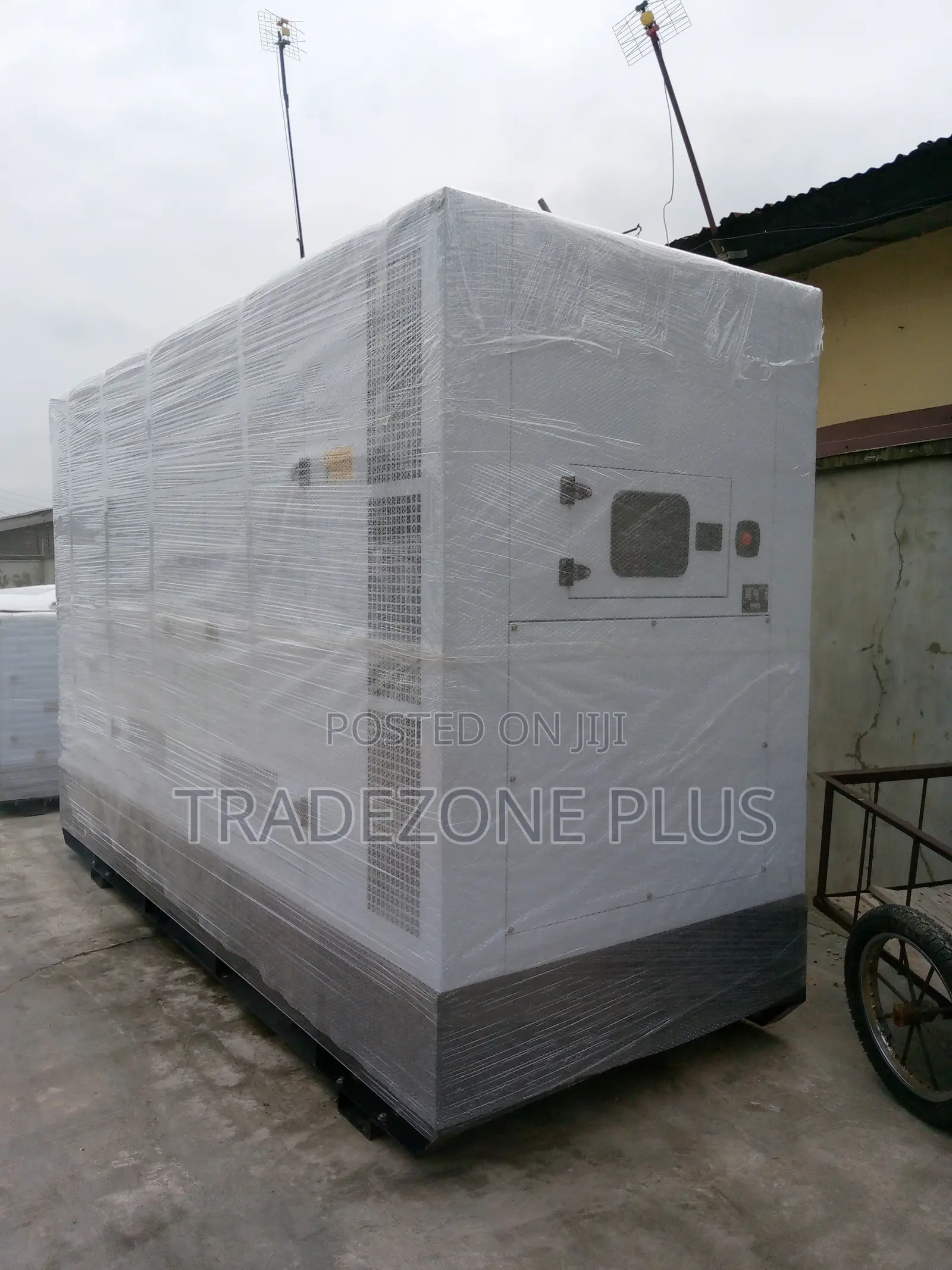 Durable Soundproof 500kva Phase Perkins Generator