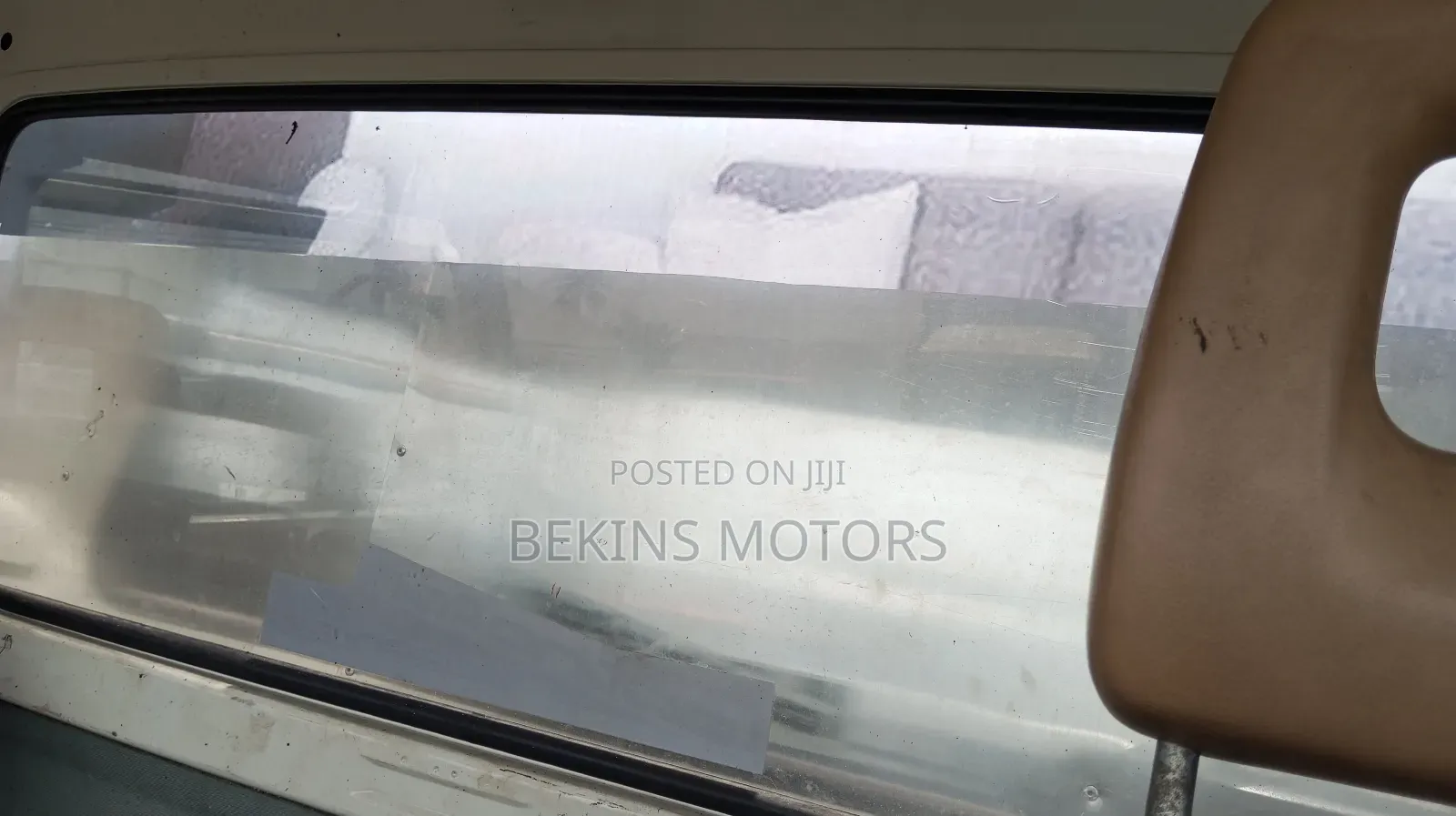 Volkswagen LT 2000 White