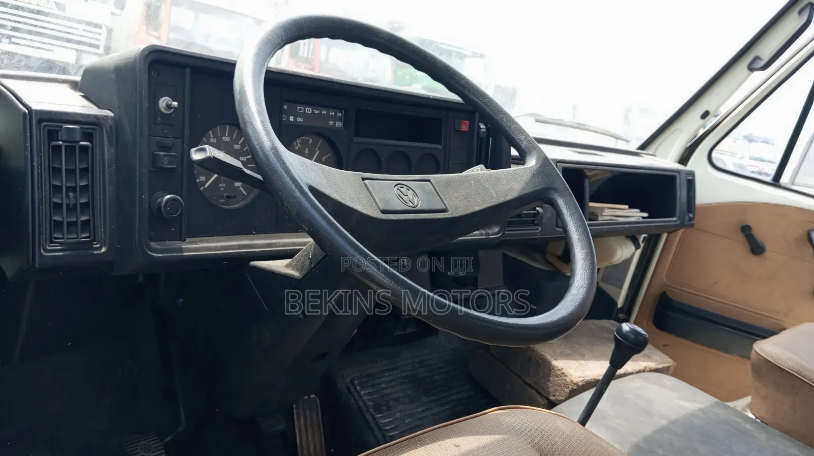 Volkswagen LT 2000 White